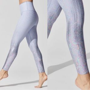 NWOT- Beyond Yoga Drip Dot Rainbow High Waist Legging- XS